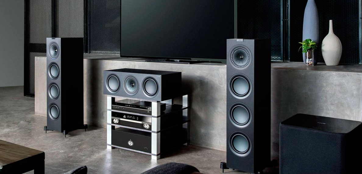 Floorstanding speakers